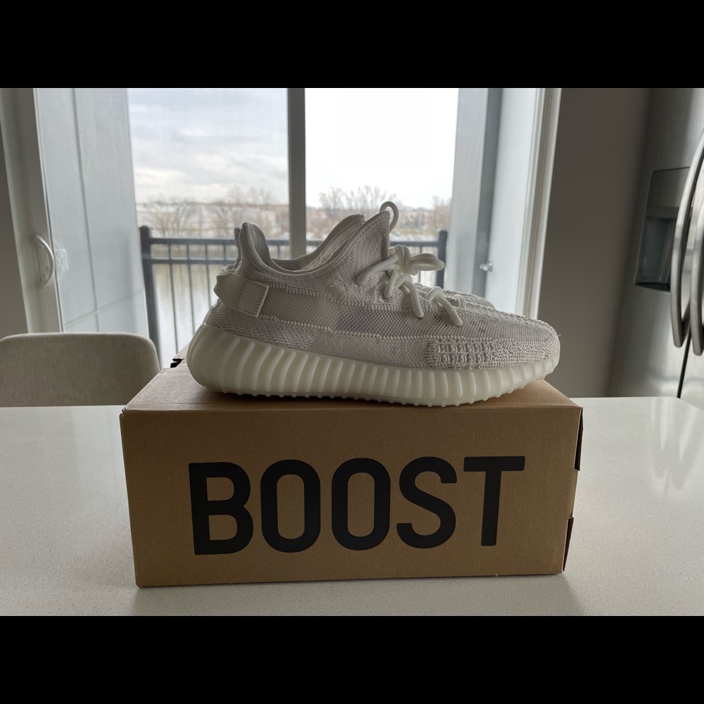 NWT Yeezy 350 in Bone Size 7.5 Mens
